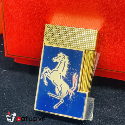 Bật lửa S.T. Dupont Ligne 2 Ferrari Xanh Men – Vỏ Vàng Guilloché