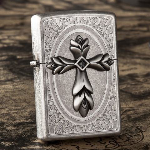 Bật lửa Zippo cổ bạc khắc thánh giá có họa tiết bao quanh