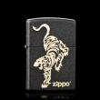 Bật lửa Zippo đen nứt in hình Tiger