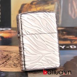 Bật lửa Zippo Japan đồng khắc hoa văn lươn sóng - Mã SP: BL10377