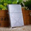 bât lửa zippo mầu bạc khắc hoa văn tinh tế