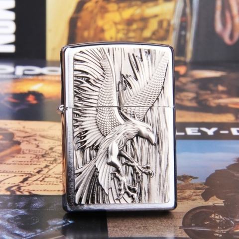 Bật lửa Zippo phiên bản Châu Âu khắc chim ưng săn mồi