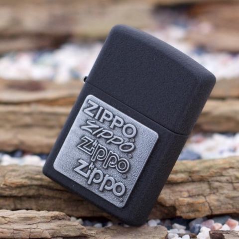 Bật lửa Zippo sơn mài đen khắc huy chương Zippo