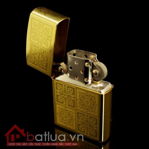 Bật lửa Star  6 ô vuông khắc hoa văn màu vàng lịch lãm