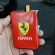 Hộp đựng thuốc lá đa năng đẩy thuốc kiêm bật lửa logo xe hơi FERRARI màu đỏ