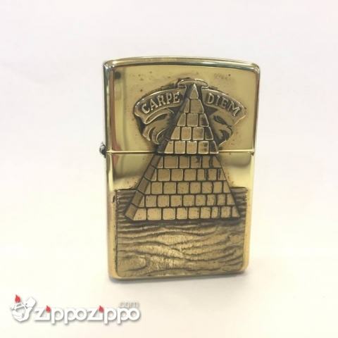 zippo cổ la mã vàng nổi hoa văn kim tự tháp sản xuất năm 1996
