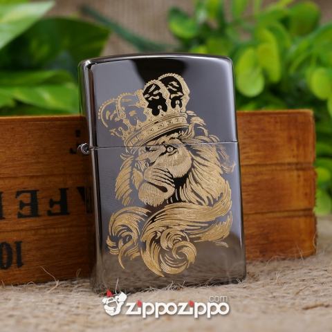 Zippo Đen Bóng Khắc Mạ Vàng Hình Sư Tử Đội Vương Miện (260)