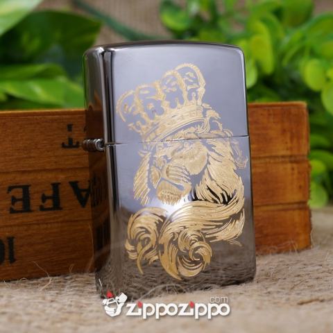 Zippo Đen Bóng Khắc Mạ Vàng Hình Sư Tử Đội Vương Miện (260)