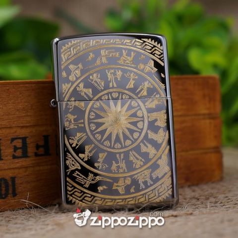 Zippo Màu Đen Bóng Khắc Hoa VĂn Trống Đồng Mạ Vàng