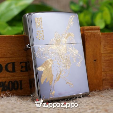 Zippo Màu Đen Bóng Khắc Quan Vân Trường Cưỡi Ngựa Mạ VÀng